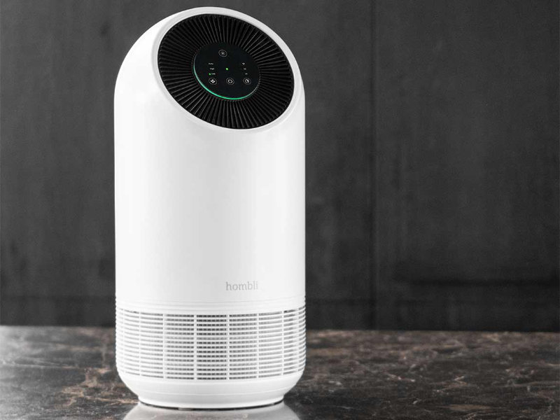 Hombli Smart Air Purifier op aanrecht